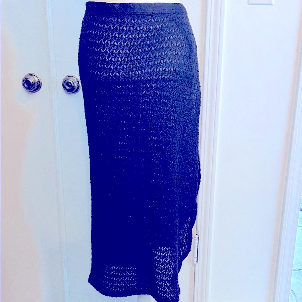 Cover UpResortwear/Beach Black Knit Skirt